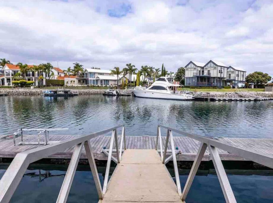 The Blacklighters-Waterfront Retreat Port Lincoln Eksteriør bilde